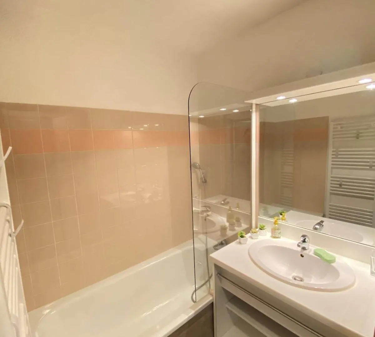 Seven Keys - Ecrin Savoyard Apartment Valmeinier France
